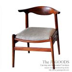 Scandin Halfmoon Chair – PP505 Cow Horn